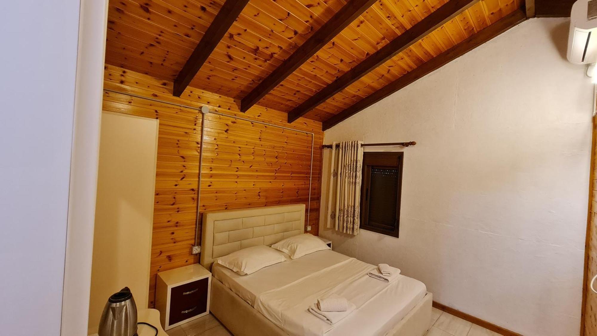 Skenderi * Sarandë